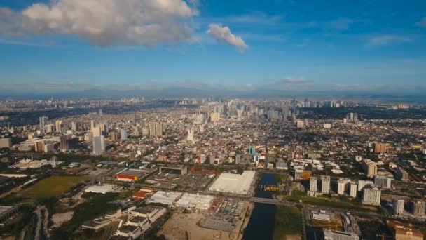 Miasto lotnicze z drapaczami chmur i budynkami. Filipiny, Manila, Makati. — Wideo stockowe