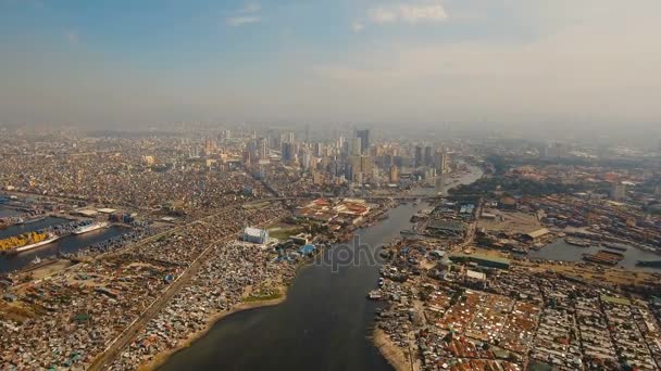 Miasto lotnicze z drapaczami chmur i budynkami. Filipiny, Manila, Makati. — Wideo stockowe