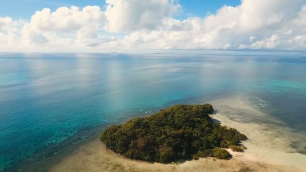 Εναέρια προβολή όμορφο τροπικό νησί. Φιλιππίνες. — Αρχείο Βίντεο