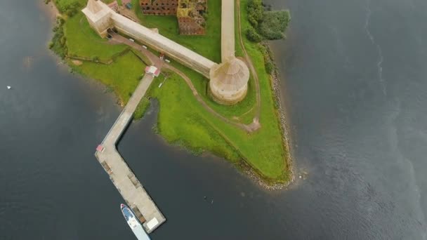 Oude fort op het eiland — Stockvideo