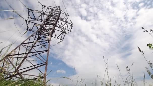 Poste de alto voltaje . — Vídeos de Stock