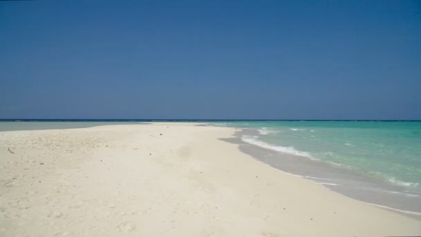 熱帯の島の美しいビーチ. — ストック動画