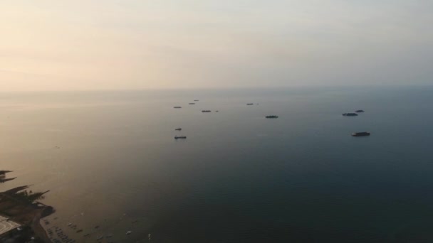 Puesta de sol sobre el mar, vista aérea. Isla de Jawa, Indonesia . — Vídeo de stock