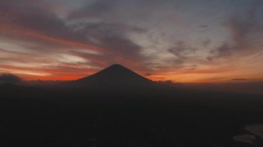 Aktif volkan Gunung Agung Bali, Endonezya 'da.
