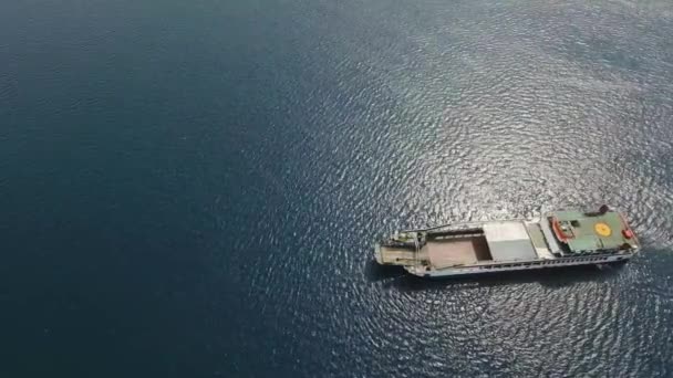 Trajektová loď, v moři Gilimanuk. Bali, Indonésie. — Stock video