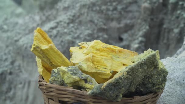 Kawah Ijen, Volcanic crater, where sulfur is mined. — Stock Video