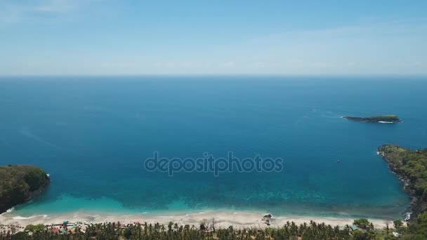 Letecký pohled krásná pláž. Bali, Indonésie. — Stock video