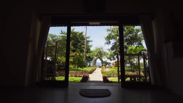 Widok z hotelu nad morzem — Wideo stockowe