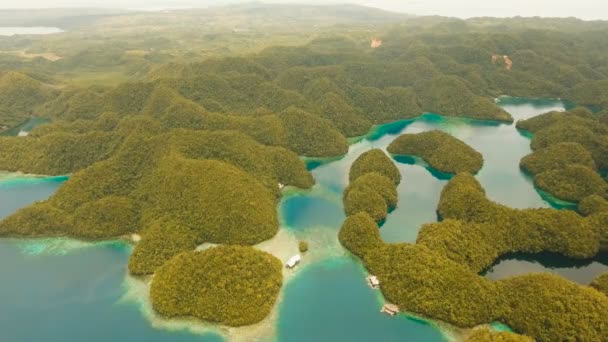 Luftaufnahme tropische Lagune, Meer, Strand. Bucas Grande Island, Bucht von Sohoton. Philippinen. — Stockvideo