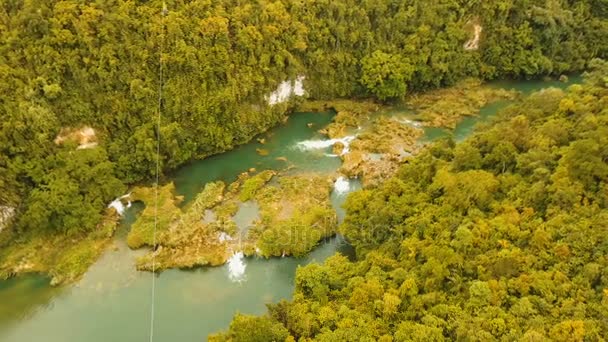 Přitažlivost zipline v džungli na ostrově Bohol, Filipíny. — Stock video