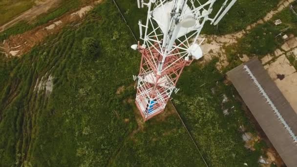 Torre de señal telefónica — Vídeo de stock