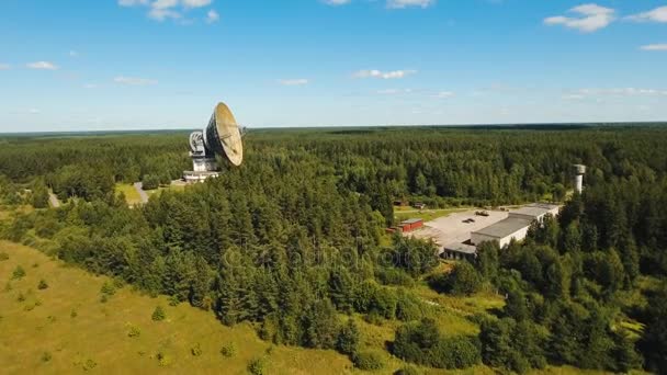 Observatório astronômico na floresta — Vídeo de Stock