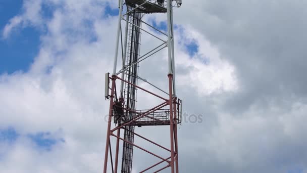 Телефонная башня — стоковое видео