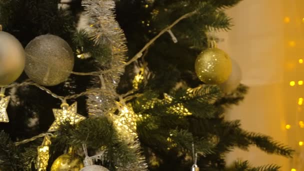 sapin de Noël décoré.