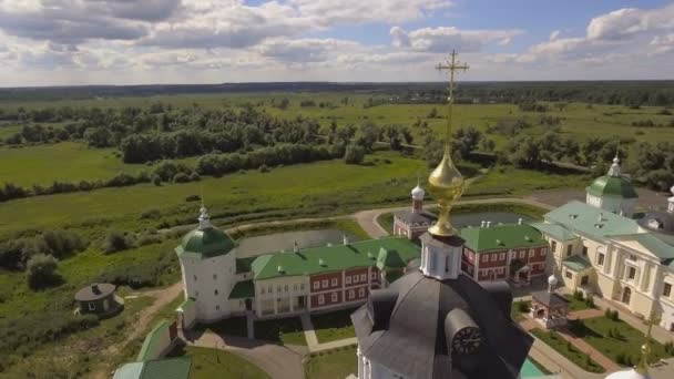 Ortodoxní křesťanské klášter. Letecký pohled — Stock video