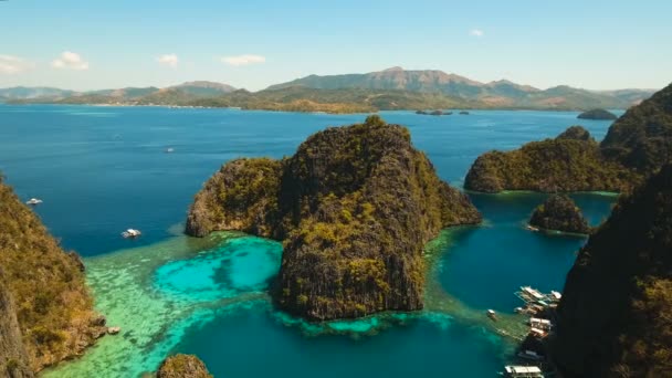 Krásná Laguna v Kayangan Lake, Filipíny, Coron, Palawan. — Stock video