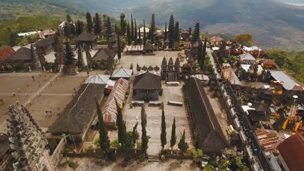 Hindoe tempel op het eiland van Bali.Ulun Danu Batur. — Stockvideo