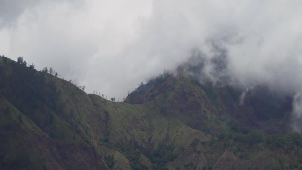 Bulutlar dağlar. Bali, Endonezya. — Stok video