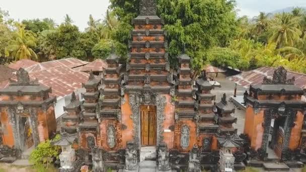 Templo hindú en la isla Bali, Indonesia . — Vídeo de stock