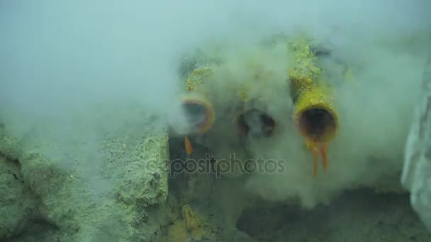 Kawah ijen, vulkanischer Krater, in dem Schwefel abgebaut wird. — Stockvideo