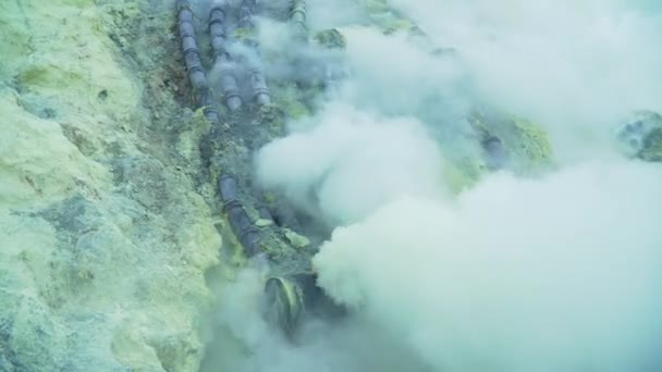 Kawah Ijen、硫黄が採掘は火山の噴火口. — ストック動画
