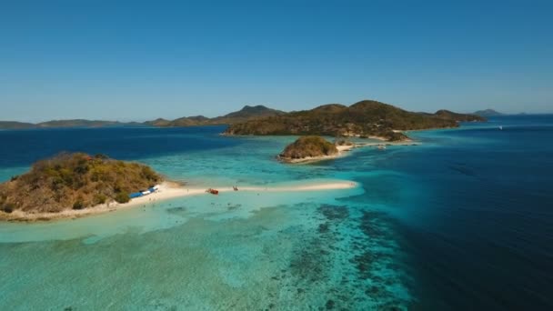 Aerial view beautiful beach on a tropical Bulog Dos Island. Philippines. — Stock Video