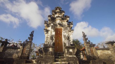 Hindu tapınağı Nusa Penida Adası.