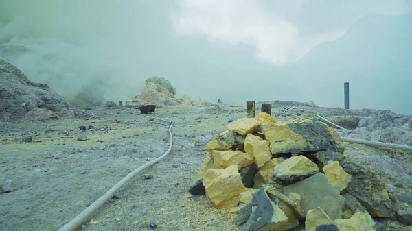 Kawah Ijen, vulkanische krater, waar zwavel is gedolven. — Stockfoto