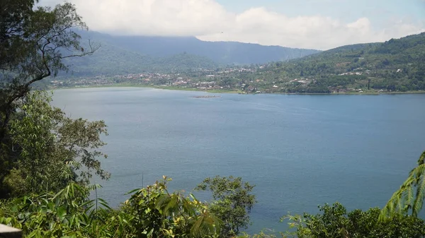 Lago in montagna, isola di Bali, Indonesia. — Foto Stock