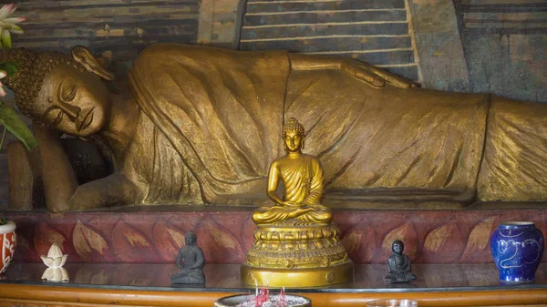 Statua Buda w świątyni wyspa Bali — Zdjęcie stockowe