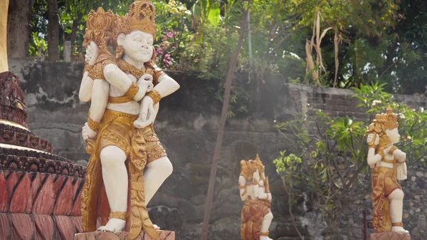 Boeddhistische tempel op het eiland Bali — Stockfoto