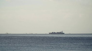 Deniz kargo gemi yelken. Filipinler, Manila.