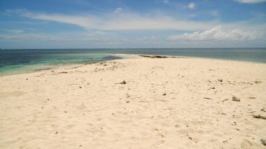Tropik bir adada kumsal. Filipinler, Siargao.