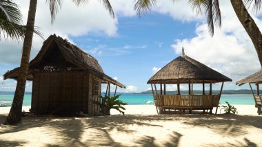 Güzel plaj tropikal adada. DACO Adası, Filipinler, Siargao.