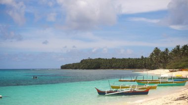 Tropik bir adada kumsal. Filipinler, Siargao.