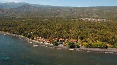 Deniz Sahil plaj ve otel, Bali ile.