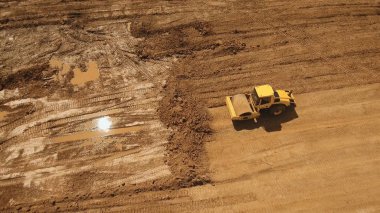 Yeni bir yol inşaatı.