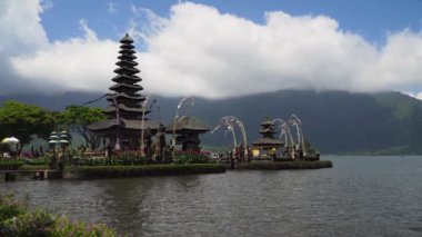 Hindu tapınağı Bali Adası. Pura Ulun Danu Bratan.