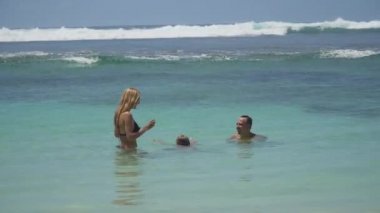 Deniz genç aile oyun.