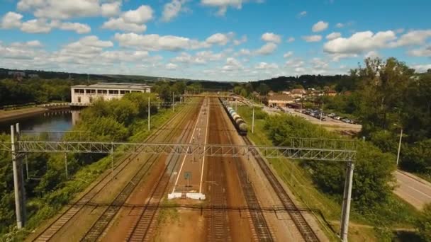 Вид с воздуха на железную дорогу — стоковое видео