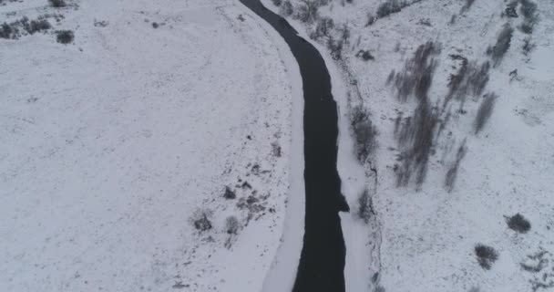 Зимовий пейзаж річка — стокове відео