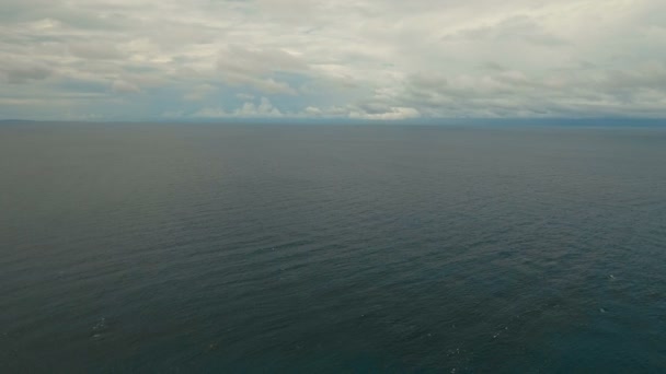 Vatten ytan Flygfoto. Boracay island Filippinerna. — Stockvideo