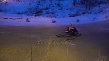 Kış sezonu kar arabası yarışları. Kar motosikletleri 27 Ocak 2018 üzerinde Şampiyonası