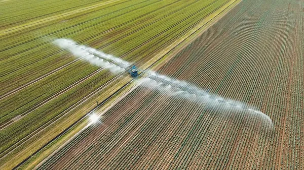 農地における灌漑システム. — ストック写真