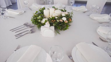 Şenlikli bir tablo hizmet.