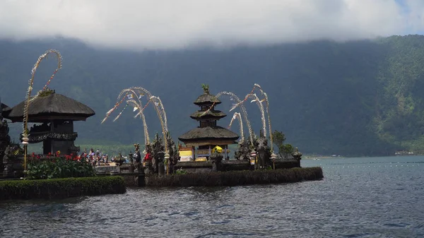 Hindu temple on the island of Bali. Pura Ulun Danu Bratan. — Stock Photo, Image