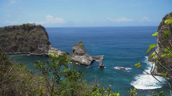 Denizde taş var. Bali, Endonezya. — Stok fotoğraf