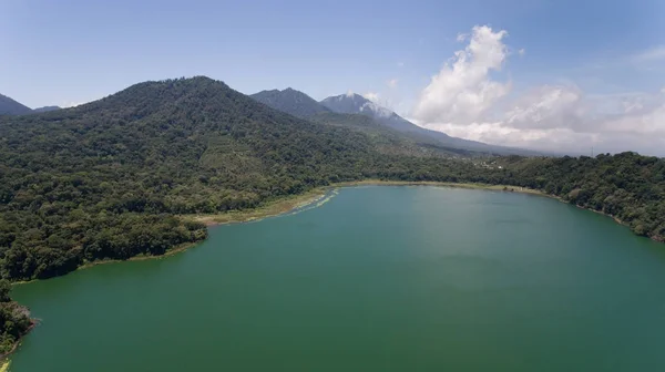 山区湖泊，印度尼西亚巴厘岛. — 图库照片