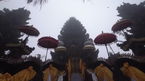 Templo hindú en el Bali. — Vídeo de stock