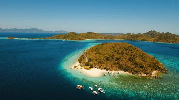 Aerial view beautiful beach on a tropical island Banana. Philippines. — Stock Photo, Image